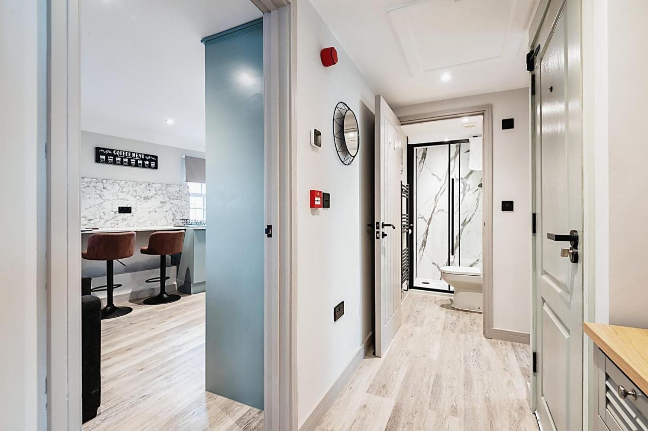 The Burton Penthouse By Fortuna Apartment Cheltenham