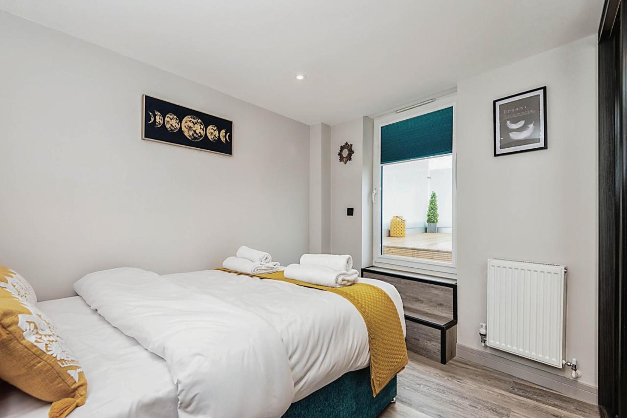 The Burton Penthouse By Fortuna * Cheltenham